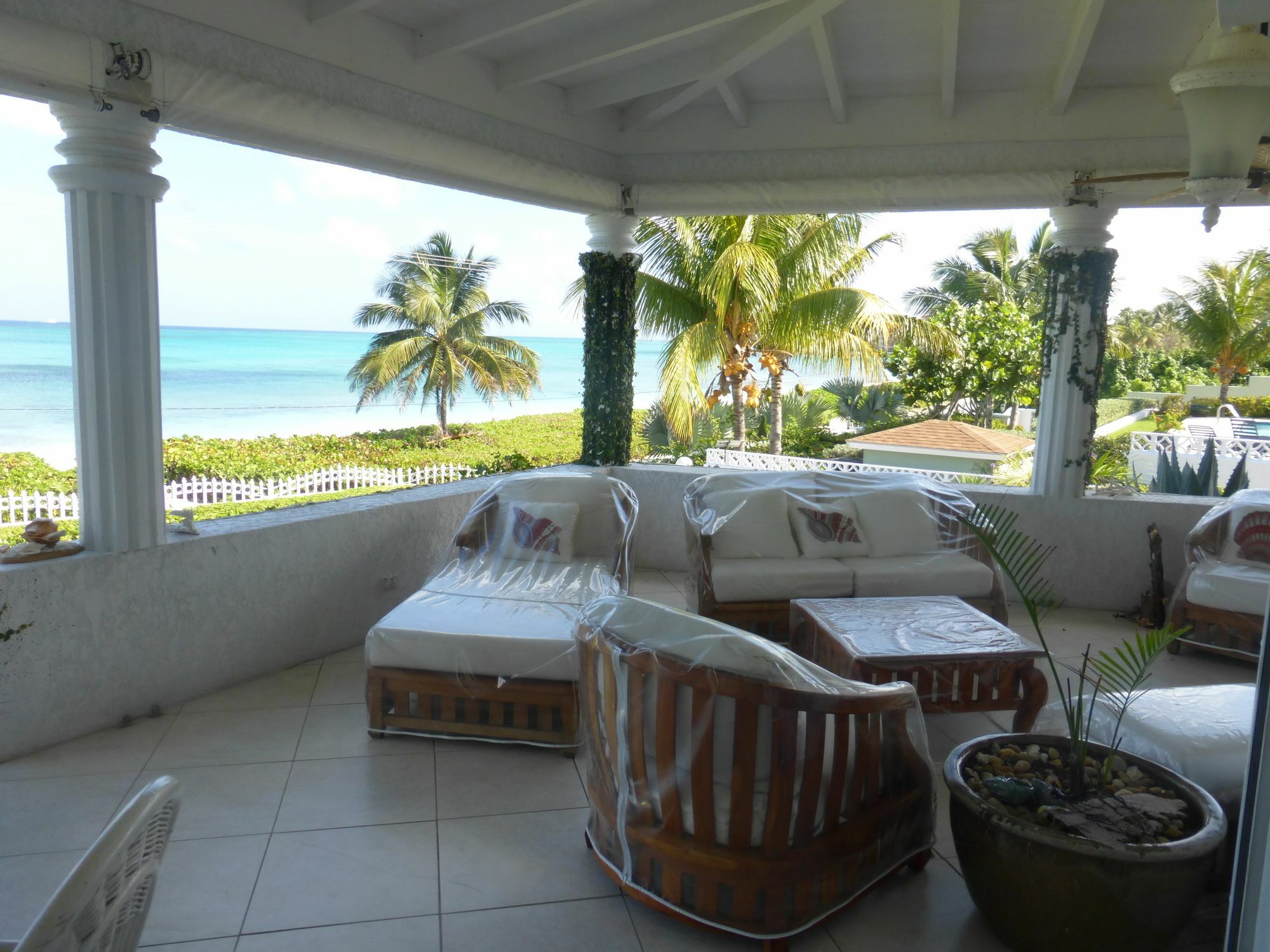 Four Bedroom Oceanfront Villa Nassau Eksteriør bilde